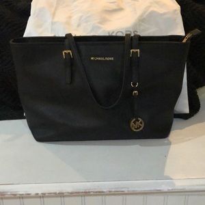 🖤 Michael Kors Purse